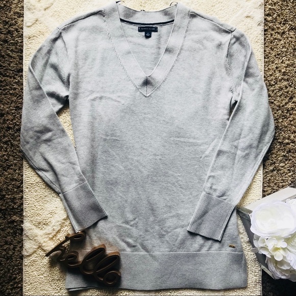 Tommy Hilfiger Sweaters - Tommy Hilfiger V-Neck Long Sleeve Pullover